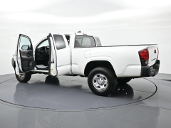 Used 2019  Toyota Tacoma 2WD SR Access Cab 6' Bed I4 AT &lpar;Natl&rpar; at Landmark Auto Credit Center near springfield&comma; IL