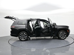 Used 2021  Jeep Grand Cherokee L Overland 4x4 at Landmark Auto Credit Center near springfield&comma; IL