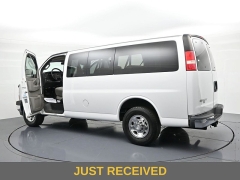 Used 2018  Chevrolet Express Wagon 3500 Wagon LT at Landmark Auto Credit Center near springfield&comma; IL