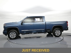 Used 2024  Chevrolet Silverado 3500HD 4WD Crew Cab 159" High Country Dsl at Landmark Auto Credit Center near springfield&comma; IL