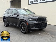 Used 2024  Jeep Grand Cherokee Altitude 4x4 at Landmark Auto Credit Center near springfield&comma; IL