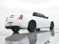Used 2022  Chrysler 300 Touring L AWD at Landmark Auto Credit Center near springfield&comma; IL