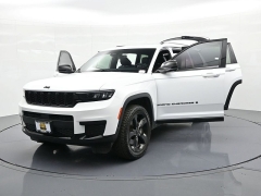 Used 2023  Jeep Grand Cherokee L Altitude 4x4 at Landmark Auto Credit Center near springfield&comma; IL
