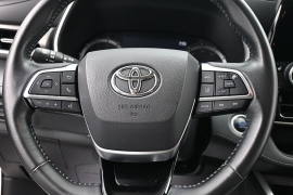 Used 2021  Toyota Highlander XLE AWD at Landmark Auto Credit Center near springfield&comma; IL
