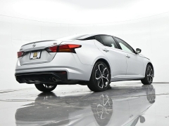 Used 2024  Nissan Altima 2&period;5 SR Sedan at Landmark Auto Credit Center near springfield&comma; IL