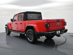 Used 2020  Jeep Gladiator Overland 4x4 at Landmark Auto Credit Center near springfield&comma; IL