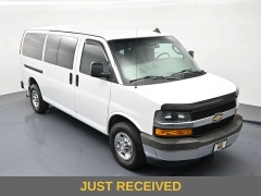 Used 2018  Chevrolet Express Wagon 3500 Wagon LT at Landmark Auto Credit Center near springfield&comma; IL