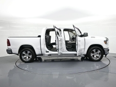 Used 2020  Ram 1500 4WD Crew Cab Laramie at Landmark Auto Credit Center near springfield&comma; IL