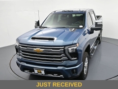 Used 2024  Chevrolet Silverado 3500HD 4WD Crew Cab 159" High Country Dsl at Landmark Auto Credit Center near springfield&comma; IL