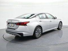 Used 2024  Nissan Altima 2&period;5 SV Sedan at Landmark Auto Credit Center near springfield&comma; IL