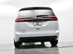 Used 2024  Chrysler Pacifica Touring L FWD at Landmark Auto Credit Center near springfield&comma; IL