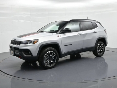 Used 2025  Jeep Compass Trailhawk 4x4 at Landmark Auto Credit Center near springfield&comma; IL