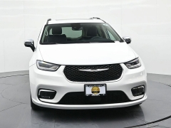 Used 2023  Chrysler Pacifica Limited FWD at Landmark Auto Credit Center near springfield&comma; IL