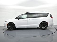 Used 2025  Chrysler Pacifica Limited FWD at Landmark Auto Credit Center near springfield&comma; IL