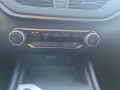 Used 2021  Nissan Altima 2&period;0 SR Sedan at Landmark Auto Credit Center near springfield&comma; IL