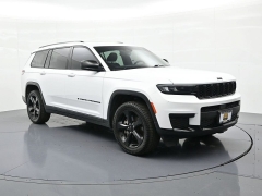 Used 2023  Jeep Grand Cherokee L Altitude 4x4 at Landmark Auto Credit Center near springfield&comma; IL