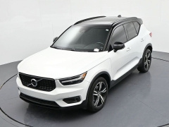 Used 2020  Volvo XC40 4d SUV FWD T4 R-Design at Landmark Auto Credit Center near springfield&comma; IL