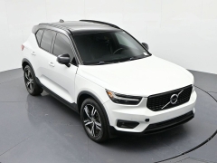 Used 2020  Volvo XC40 4d SUV FWD T4 R-Design at Landmark Auto Credit Center near springfield&comma; IL