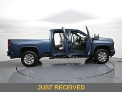 Used 2024  Chevrolet Silverado 3500HD 4WD Crew Cab 159" High Country Dsl at Landmark Auto Credit Center near springfield&comma; IL