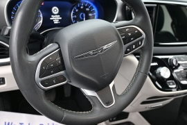Used 2024  Chrysler Pacifica Touring L FWD at Landmark Auto Credit Center near springfield&comma; IL