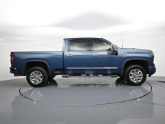 Used 2024  Chevrolet Silverado 3500HD 4WD Crew Cab 159" High Country Dsl at Landmark Auto Credit Center near springfield&comma; IL