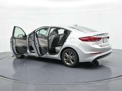 Used 2018  Hyundai Elantra 4d Sedan Limited SULEV at Landmark Auto Credit Center near springfield&comma; IL