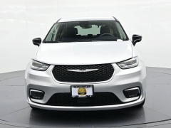 Used 2024  Chrysler Pacifica Touring L FWD at Landmark Auto Credit Center near springfield&comma; IL