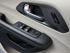 Used 2024  Chrysler Pacifica Touring L FWD at Landmark Auto Credit Center near springfield&comma; IL