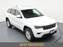 Used 2020  Jeep Grand Cherokee 4d SUV 4WD Laredo at Landmark Auto Credit Center near springfield&comma; IL