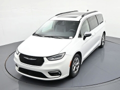 Used 2023  Chrysler Pacifica Limited FWD at Landmark Auto Credit Center near springfield&comma; IL