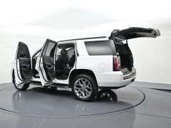 Used 2019  GMC Yukon 4d SUV 4WD SLT at Landmark Auto Credit Center near springfield&comma; IL