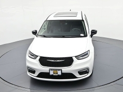 Used 2024  Chrysler Pacifica Limited FWD at Landmark Auto Credit Center near springfield&comma; IL