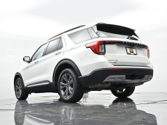Used 2025  Ford Explorer Active 4WD at Landmark Auto Credit Center near springfield&comma; IL