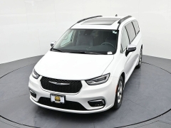 Used 2023  Chrysler Pacifica Limited FWD at Landmark Auto Credit Center near springfield&comma; IL