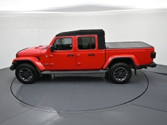 Used 2020  Jeep Gladiator Overland 4x4 at Landmark Auto Credit Center near springfield&comma; IL