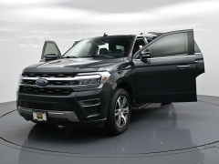 Used 2024  Ford Expedition Limited 4x4 at Landmark Auto Credit Center near springfield&comma; IL
