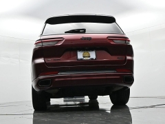Used 2023  Jeep Grand Cherokee L Summit Reserve 4x4 at Landmark Auto Credit Center near springfield&comma; IL