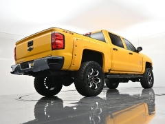 Used 2018  Chevrolet Silverado 1500 4WD Crew Cab LT at Landmark Auto Credit Center near springfield&comma; IL
