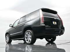 Used 2016  Cadillac Escalade 4d SUV 4WD Luxury at Landmark Auto Credit Center near springfield&comma; IL