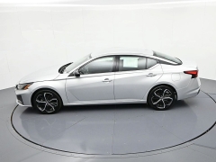 Used 2024  Nissan Altima 2&period;5 SR Sedan at Landmark Auto Credit Center near springfield&comma; IL