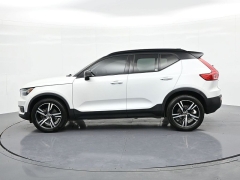Used 2020  Volvo XC40 4d SUV FWD T4 R-Design at Landmark Auto Credit Center near springfield&comma; IL