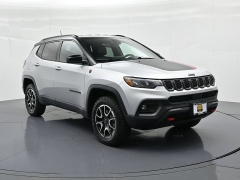 Used 2025  Jeep Compass Trailhawk 4x4 at Landmark Auto Credit Center near springfield&comma; IL