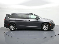 Used 2023  Chrysler Pacifica Touring L FWD at Landmark Auto Credit Center near springfield&comma; IL