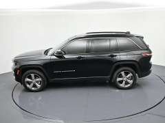 Used 2025  Jeep Grand Cherokee Limited 4x4 at Landmark Auto Credit Center near springfield&comma; IL