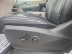 Used 2024  Chrysler Pacifica Touring L FWD at Landmark Auto Credit Center near springfield&comma; IL