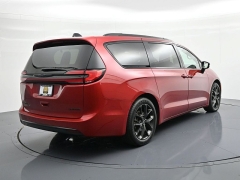 Used 2025  Chrysler Pacifica Limited FWD at Landmark Auto Credit Center near springfield&comma; IL