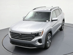 Used 2026  Volkswagen Atlas 2&period;0T SE w&sol;Technology FWD at Landmark Auto Credit Center near springfield&comma; IL