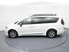 Used 2023  Chrysler Pacifica Limited FWD at Landmark Auto Credit Center near springfield&comma; IL