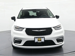 Used 2024  Chrysler Pacifica Limited FWD at Landmark Auto Credit Center near springfield&comma; IL