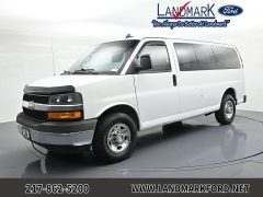 Used 2018  Chevrolet Express Wagon 3500 Wagon LT at Landmark Auto Credit Center near springfield&comma; IL
